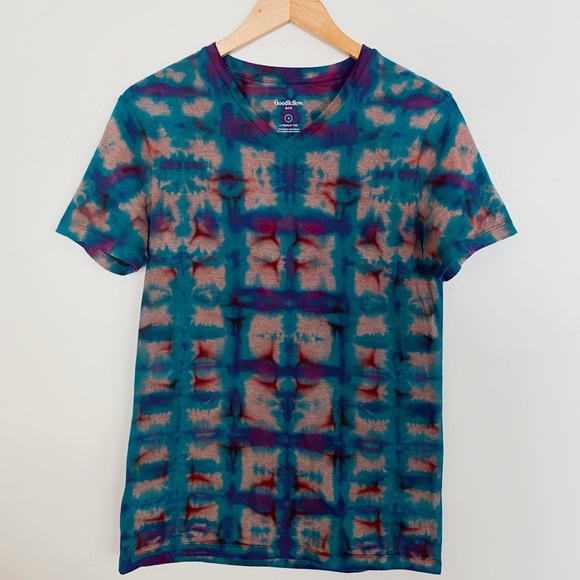 The Azure V-Neck - Picture 2 of 4